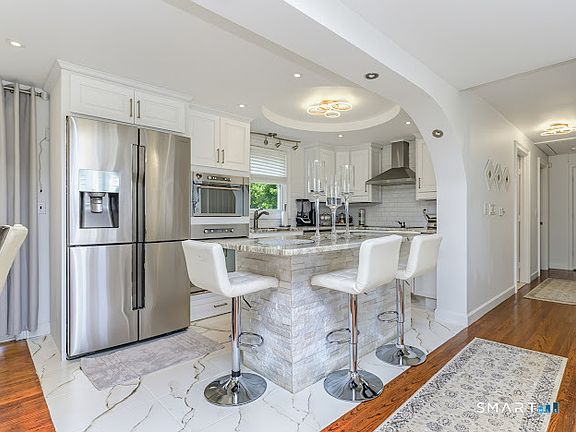 3rd image of 127 Eaton Street