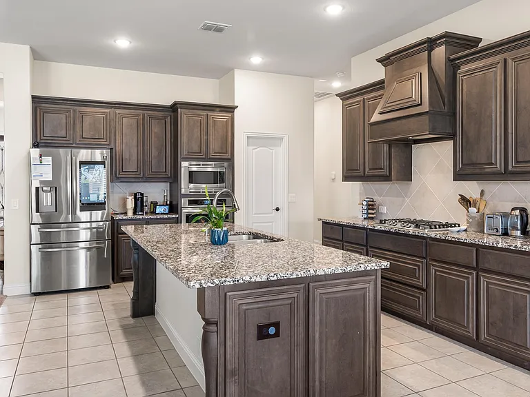 1514 Nighthawk Ln — Photo 9