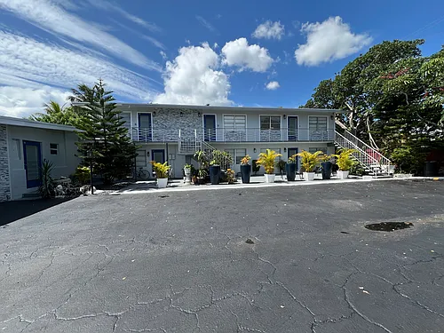 115 S Oak St #6 Photo 1
