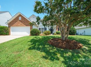 136 Samdusky Ln, Mooresville, NC 28117