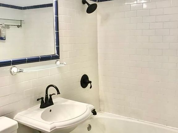 5th image of 155 E 34th St APT 10N
