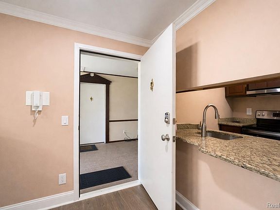 5th image of 34720 Huntley Dr #23