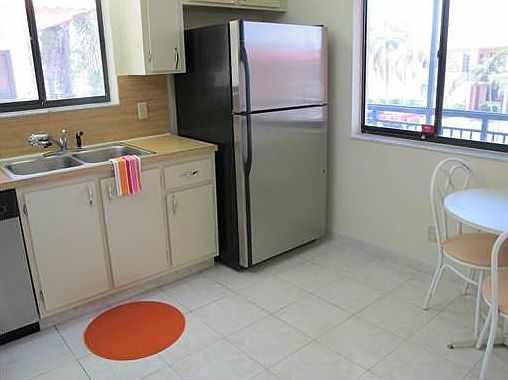 5th image of 438 Lakeview Dr APT 204