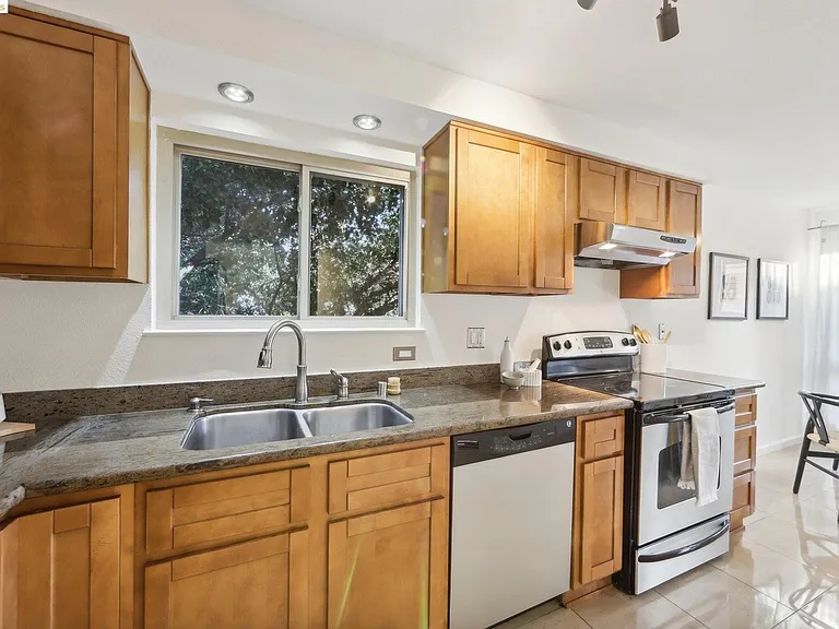 55 Fairmount Ave — Photo 8