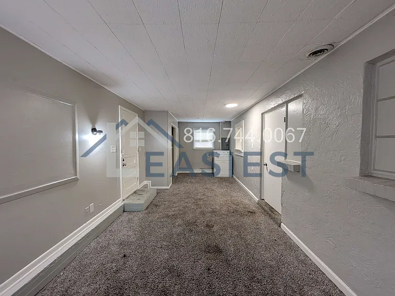 2129 E 77th Ter — Photo 11