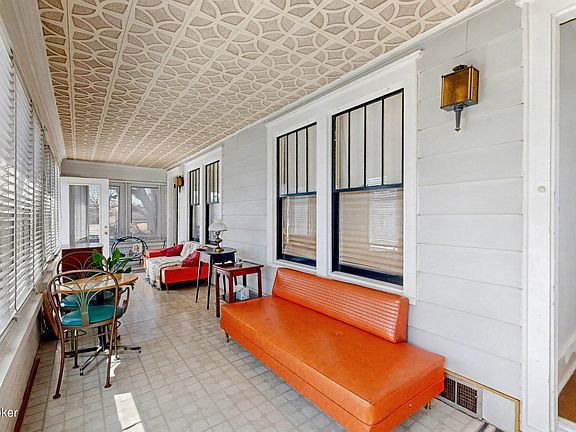 4th image of 827 Minoma Ave
