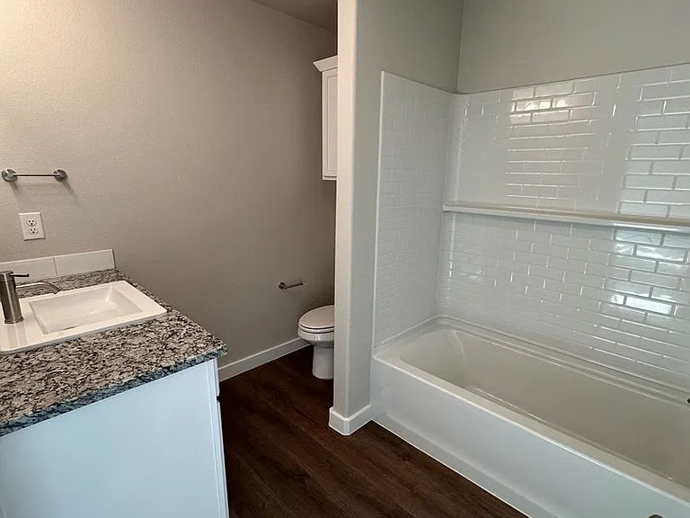 10401 Ruse St — Photo 11