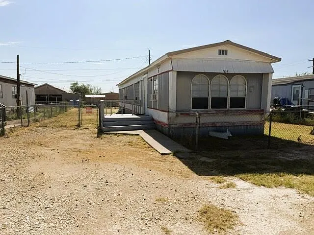 702 N State St — Photo 1
