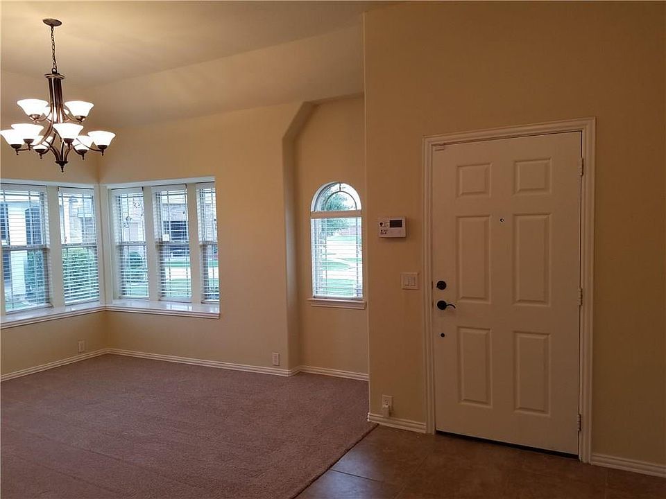 1st image of 701 Meadowbrook Ln