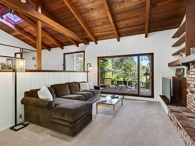 2348 Mill Creek Ln — Photo 4