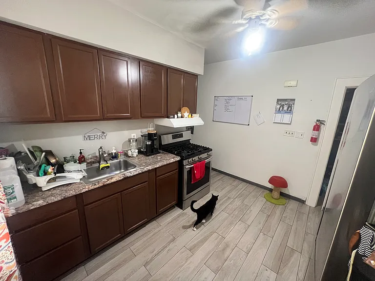 1353 Alina St — Photo 8