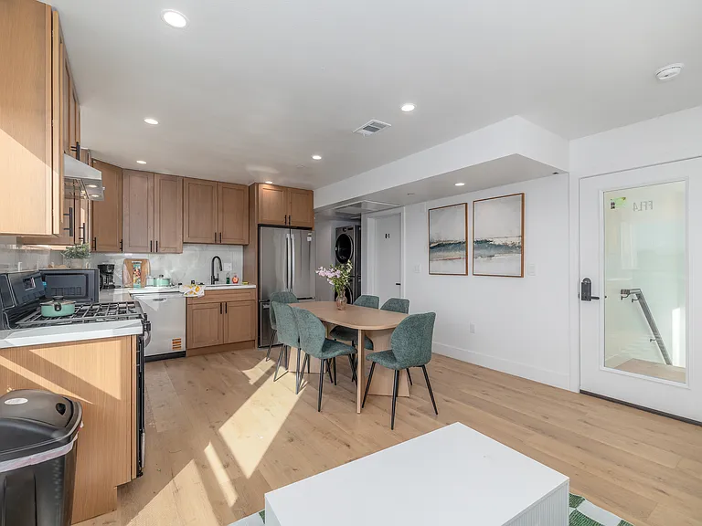 1223 W 37th Dr #1 — Photo 15