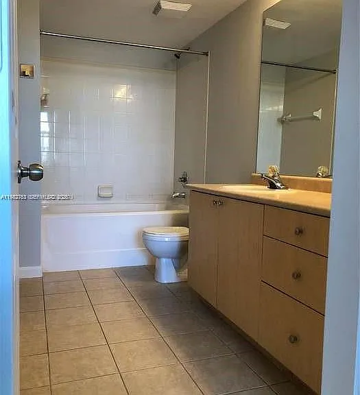 1919 Van Buren St #619A — Photo 13
