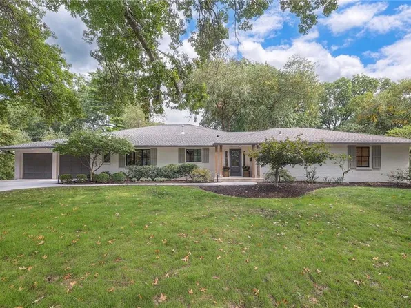 9707 Sagamore Rd, Leawood, KS 66206