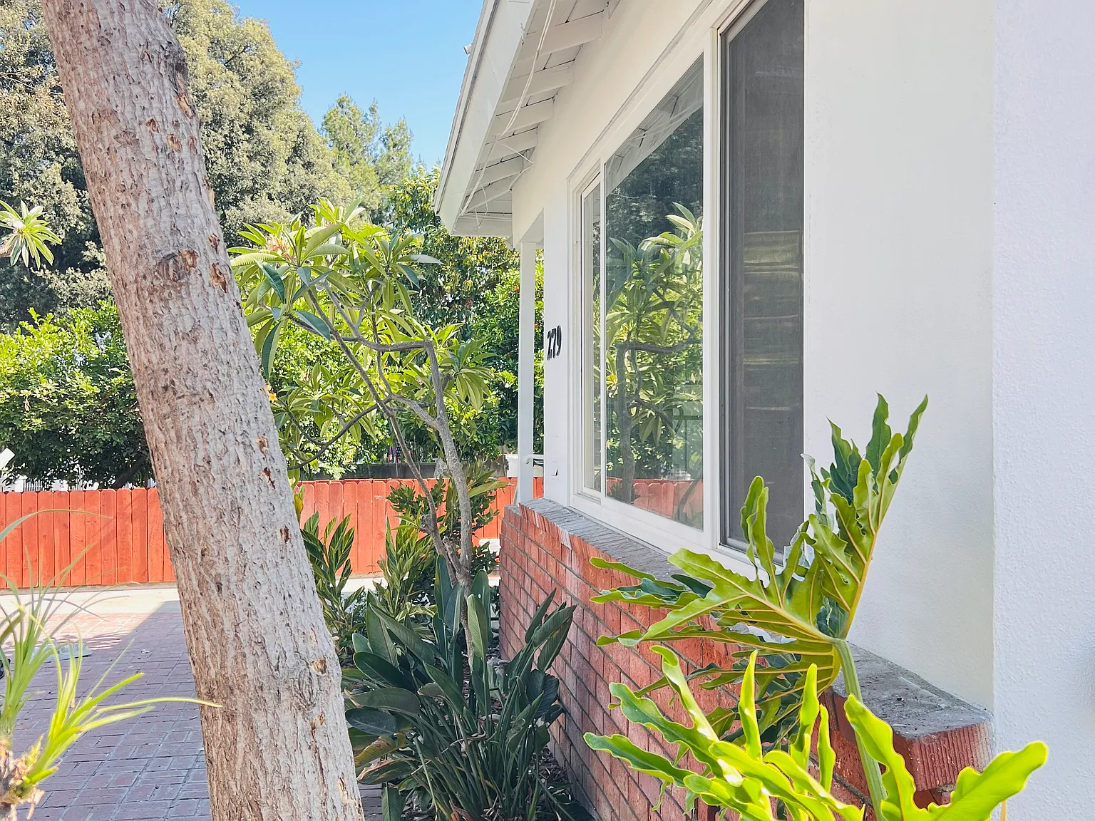 5 bed, 1668 sqft, $3,500 — Photo 3