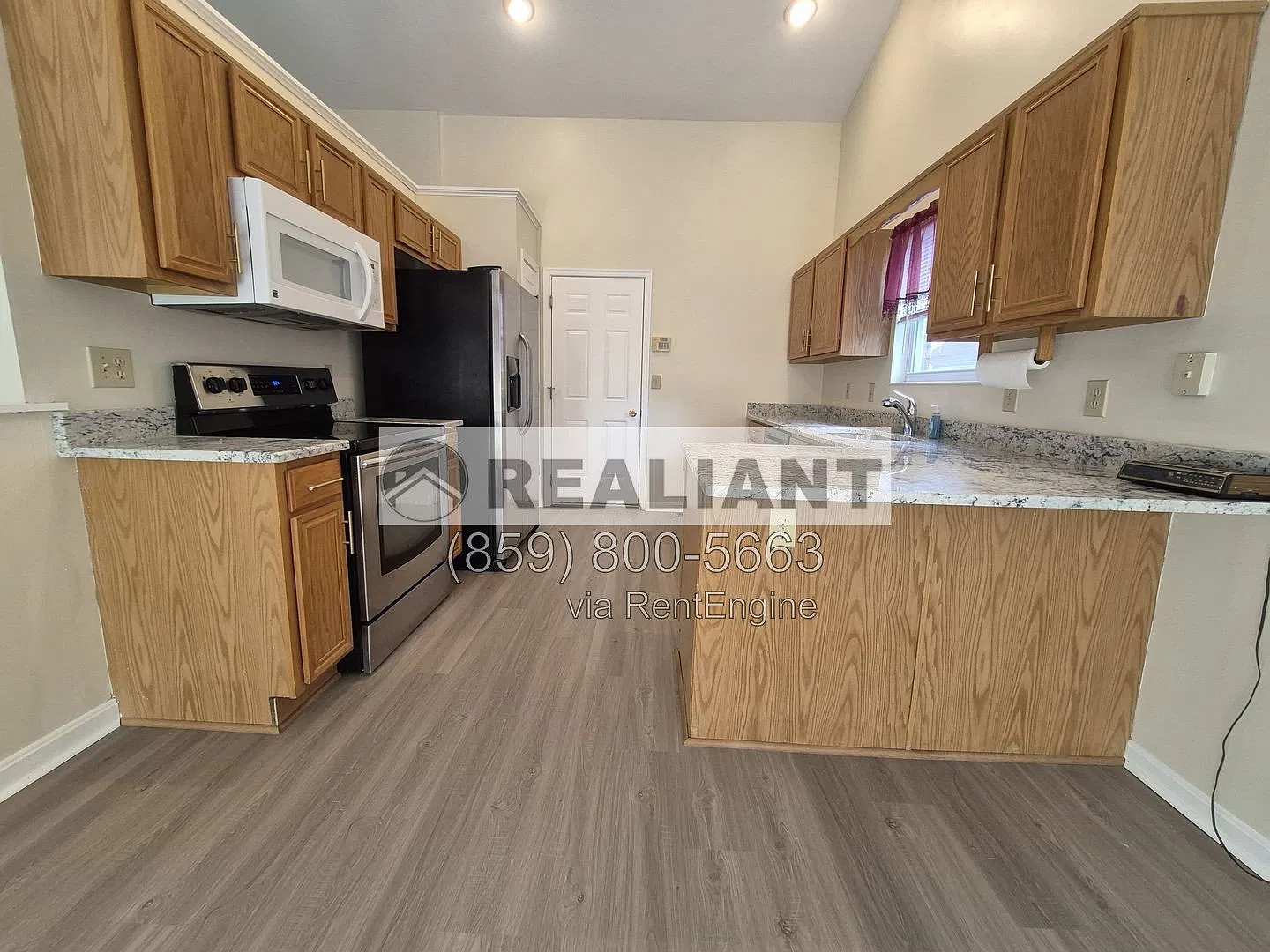 3 bed, 2.0 bath, $2,200 — Photo 3