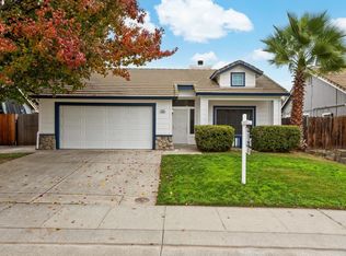 570 Woodard Way, Dixon, CA 95620