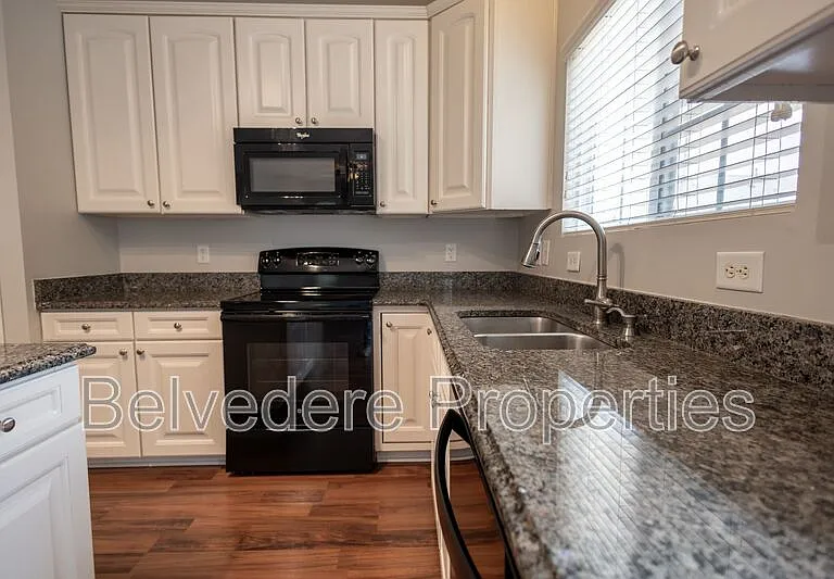 1922 Munn Cir — Photo 10