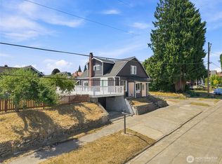 1207 8th Street, Bremerton, WA 98337
