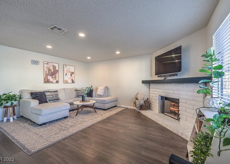 2nd image of 7929 Diamond Rock Way Unit 101