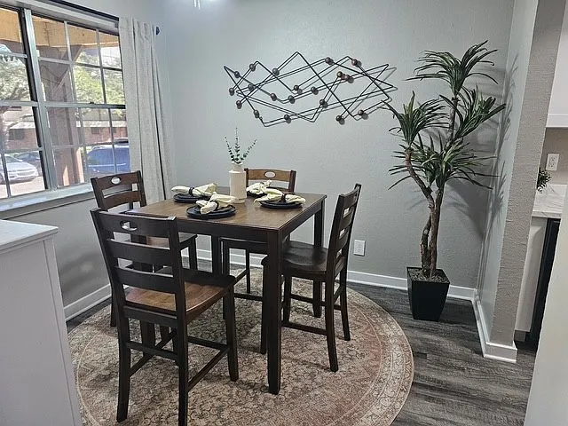 Castle Hill Apartments — Photo 8