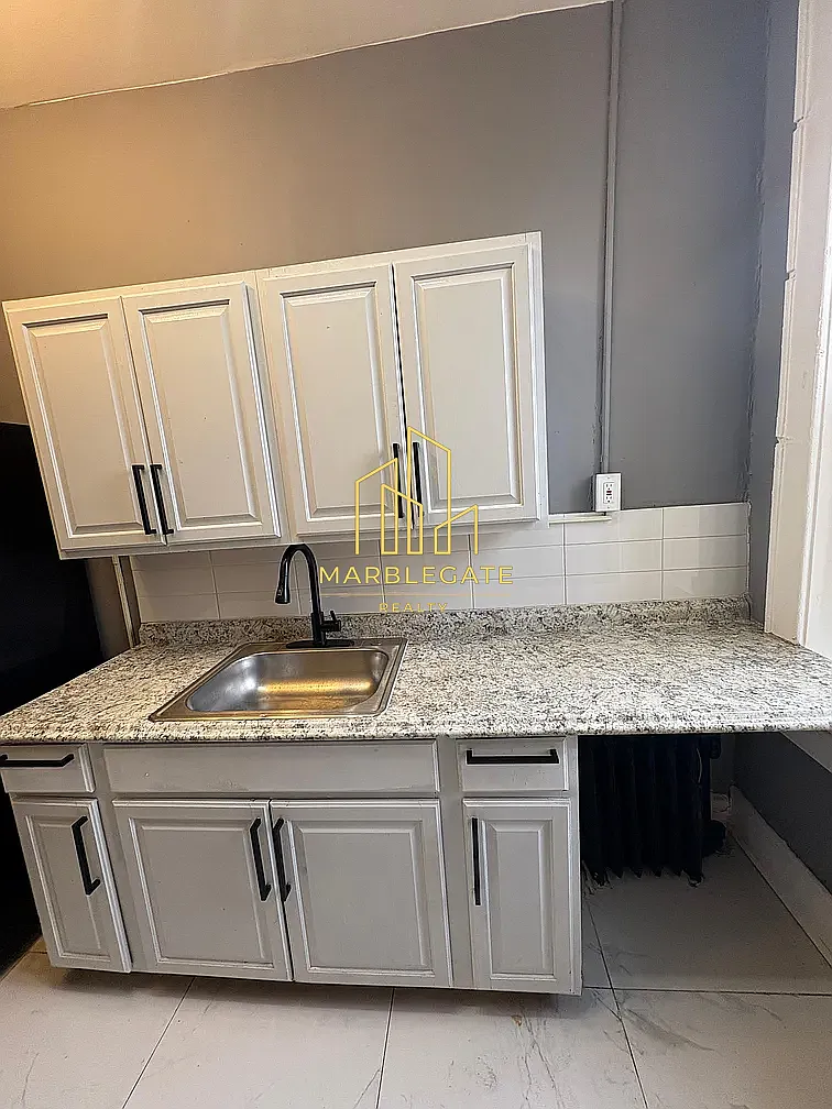 Building Photo - 717 Arlington Ave #4AA