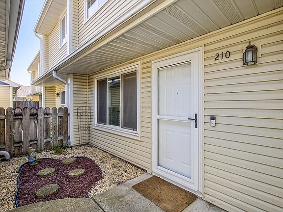 2nd image of 210 Cooper Ct