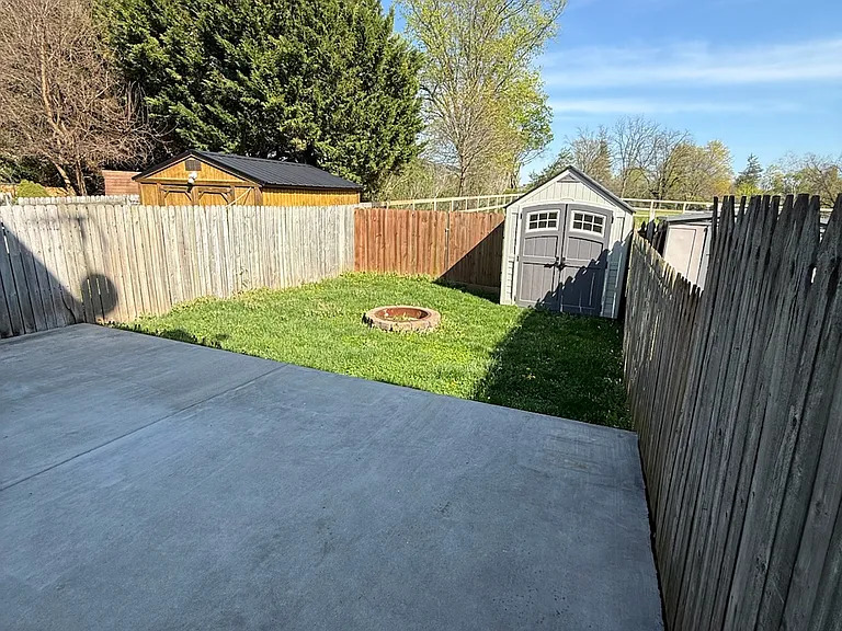 3 Courtland St — Photo 18