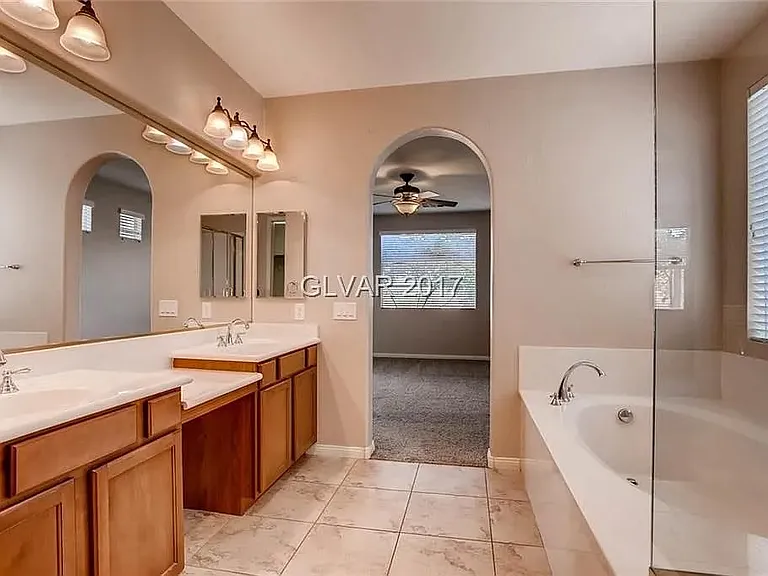 8462 Elche Ct — Photo 14