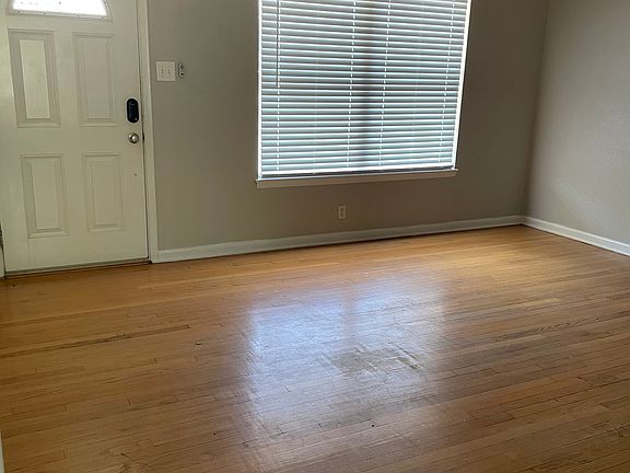 4th image of 4207 Waikiki Dr