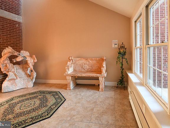 5th image of 100 Aura Rd APT 212