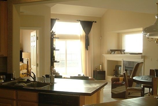 Kitchen/Living Rooombview