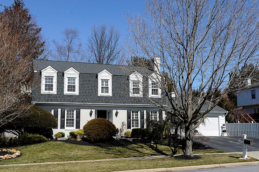 2nd image of 1726 Crestview Dr