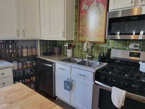 4th image of 3430 W Cortland St #2