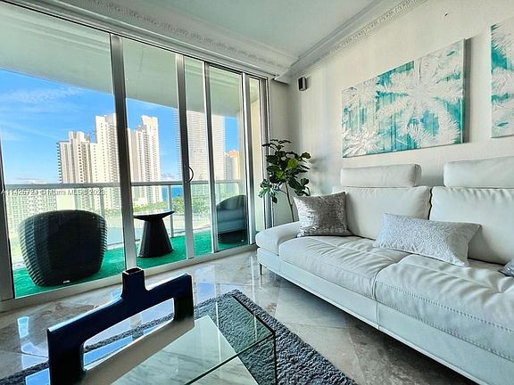 4th image of 19370 Collins Ave APT 1219