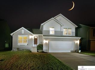 19358 V St, Omaha, NE 68135