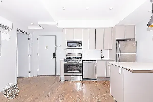 Rented by MySpaceNYC | media 23