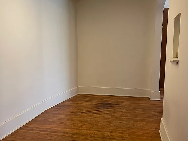 821 Goodhue Blvd #9 — Photo 6