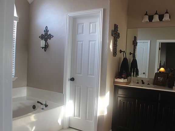 5th image of 1023 Hillwood Dr