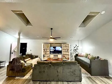 19263 Bjan Ln — Photo 4