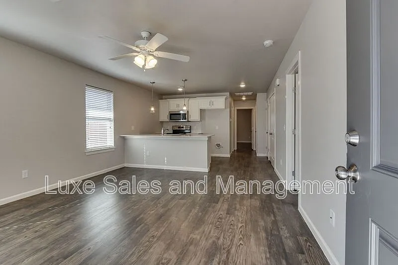 2 bed, 2.0 bath, 1045 sqft, $1,345 — Photo 3