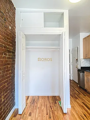 Rented by City Connections Realty | media 3