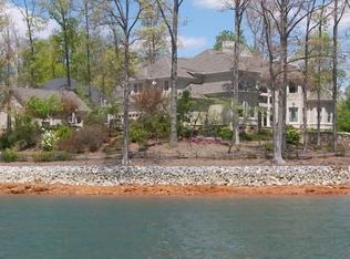 535 Beacon Shores Dr, Seneca, SC 29672
