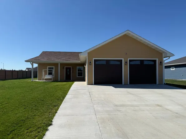 510 Walking Trail Ln, Colby, KS 67701