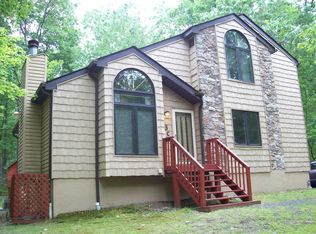 1318 Kensington Dr, East Stroudsburg, PA