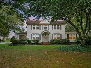 18390 Oliver Dr, Smithfield, VA 23430