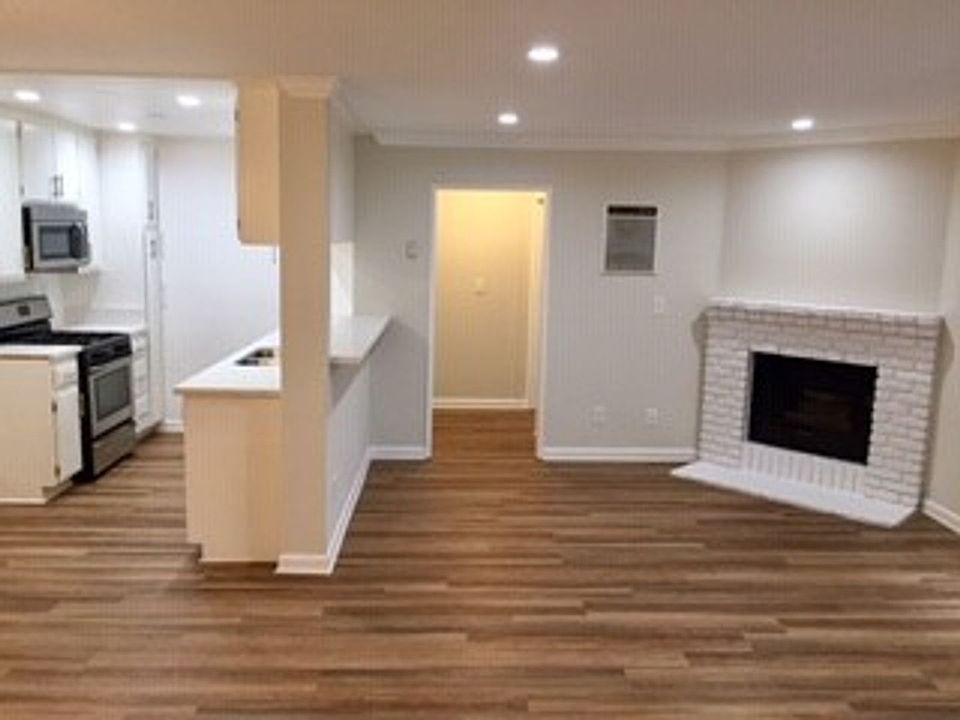 1st image of 2475 Corinth Ave APT 108