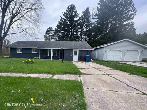 106 Avis Ct, Pinconning, MI 48650
