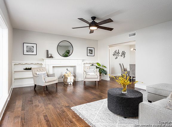 4th image of 2431 W Gramercy Pl