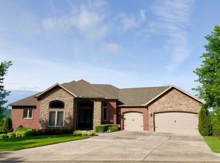 380 Samaras Way, Hollister, MO 65672